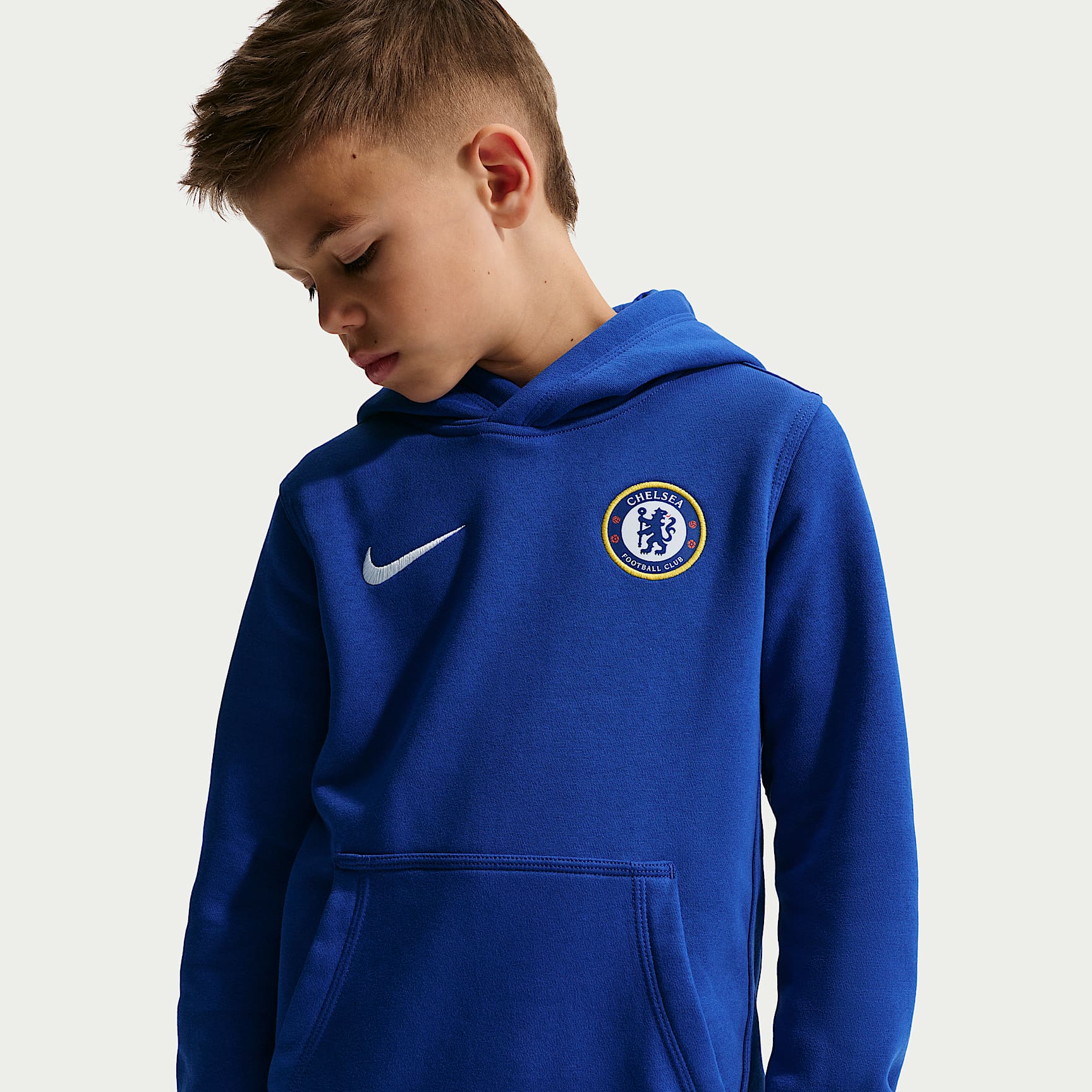 Chelsea F.C. Club Older Kids' (Boys') Nike Football Pullover